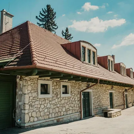 Zsadanyi Vendeghaz Bed & Breakfast *