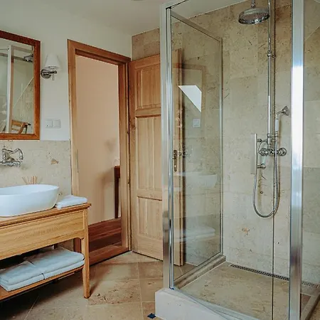 Zsadanyi Vendeghaz Bed & Breakfast